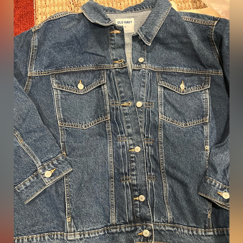 Old Navy woman’s denim jean jacket NWT